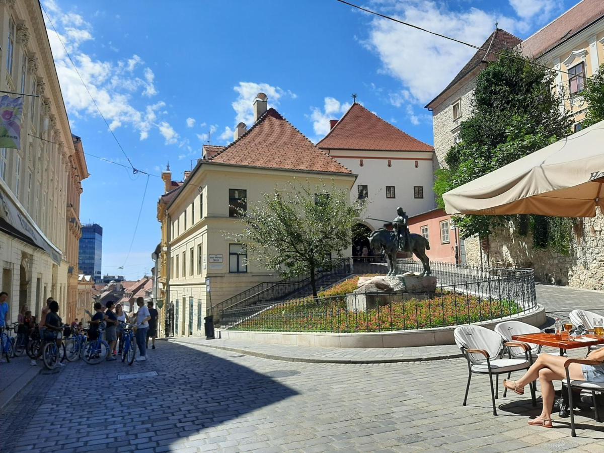 Apartment Azalea Zagreb